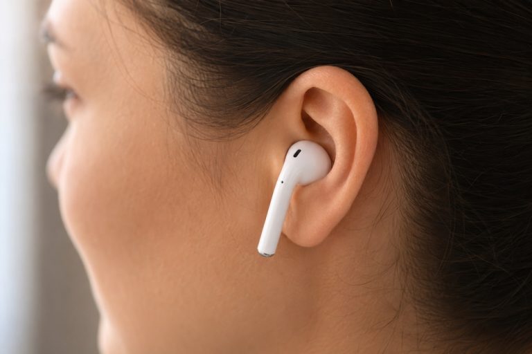Do Earbuds Increase Ear Bacteria? What Science Says
